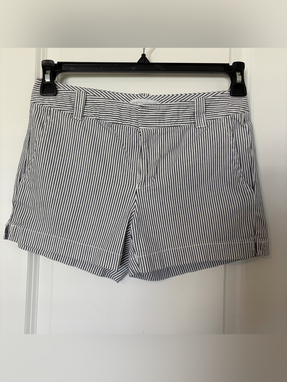 New York & Company Black & White Striped Cotton Shorts
Size 0